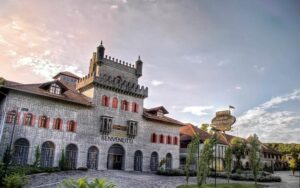 Pousada Castelo Bevenutti https://www.tripadvisor.com.br/Hotel_Review-g680210-d1888188-Reviews-Pousada_Castello_Benvenutti-Bento_Goncalves_State_of_Rio_Grande_do_Sul.html