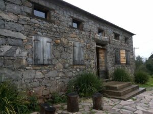 Pousada Cantelli https://www.tripadvisor.com.br/LocationPhotoDirectLink-g680210-d3547664-i128321445-Pousada_Cantelli-Bento_Goncalves_State_of_Rio_Grande_do_Sul.html